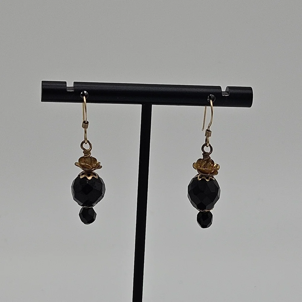 black and gold tone beaded dangle earrings